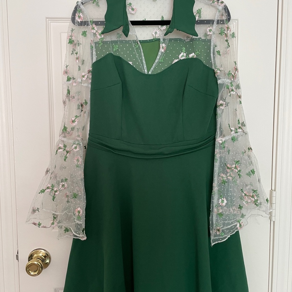Elegant Green Dress with Floral Accents